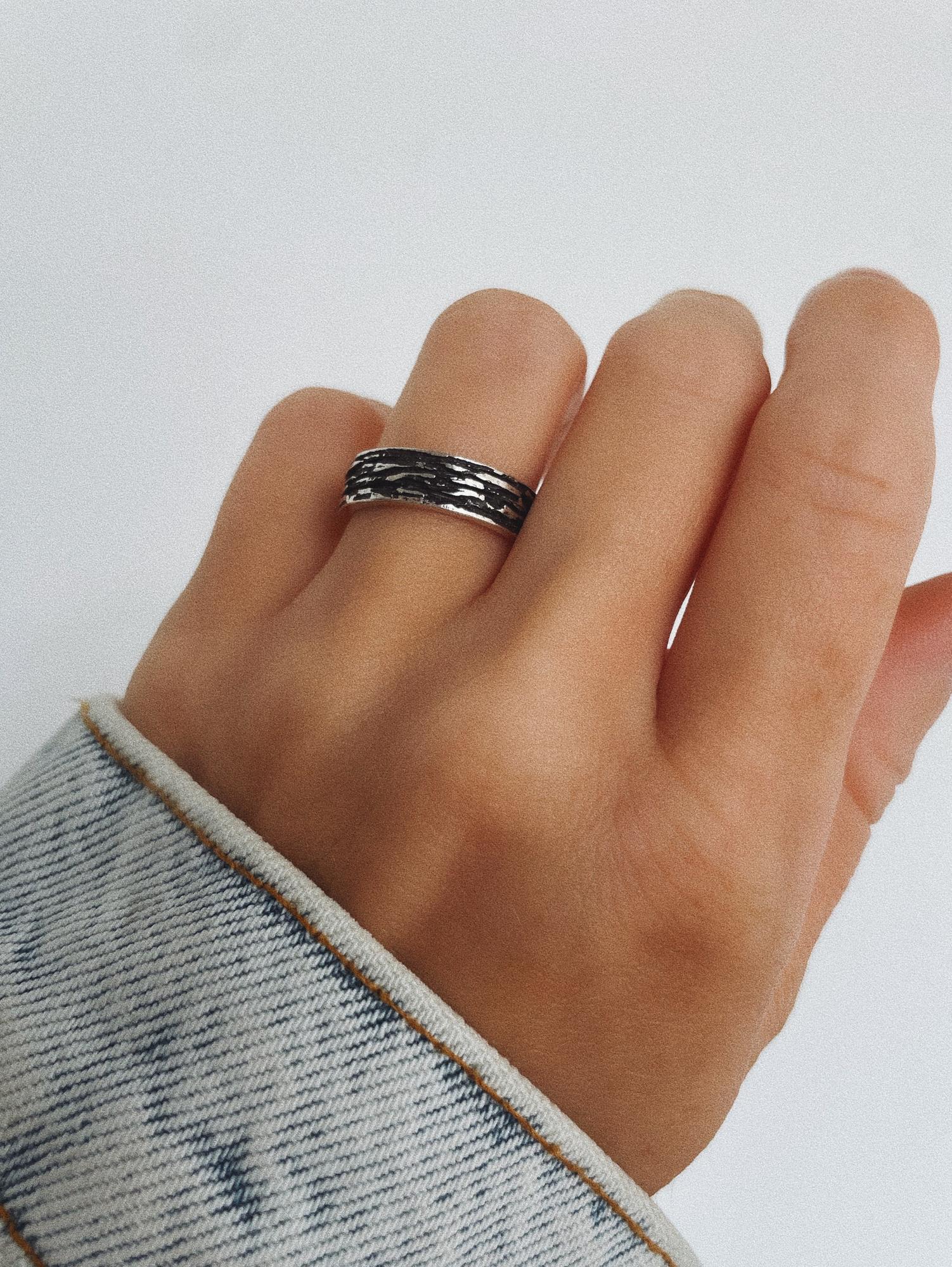 КОЛЬЦО КОРОЕД, тёмное