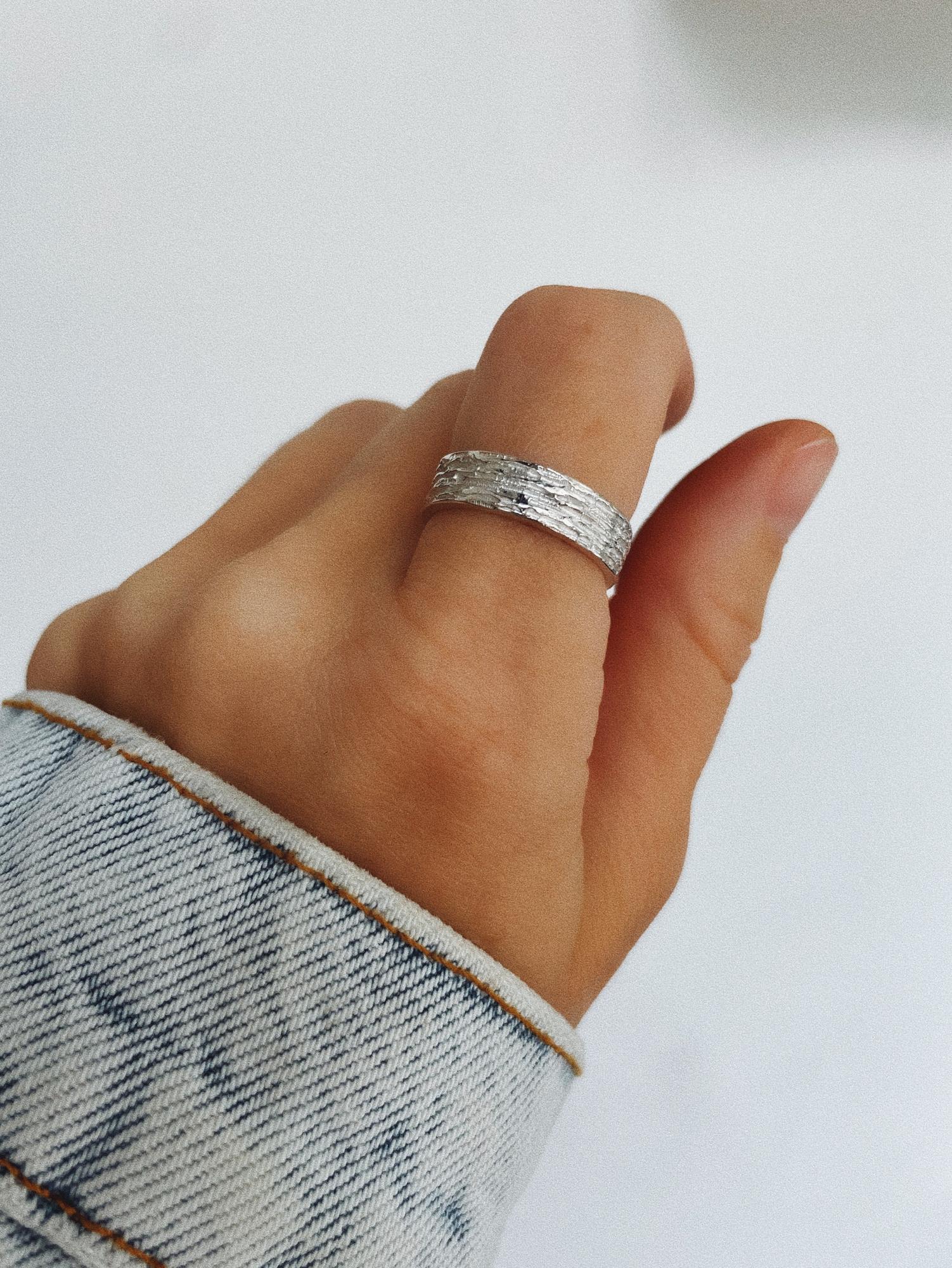 КОЛЬЦО КОРОЕД, светлое