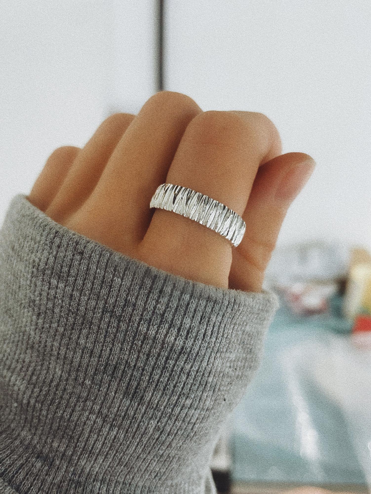 КОЛЬЦО ЛЕСНОЕ, светлое