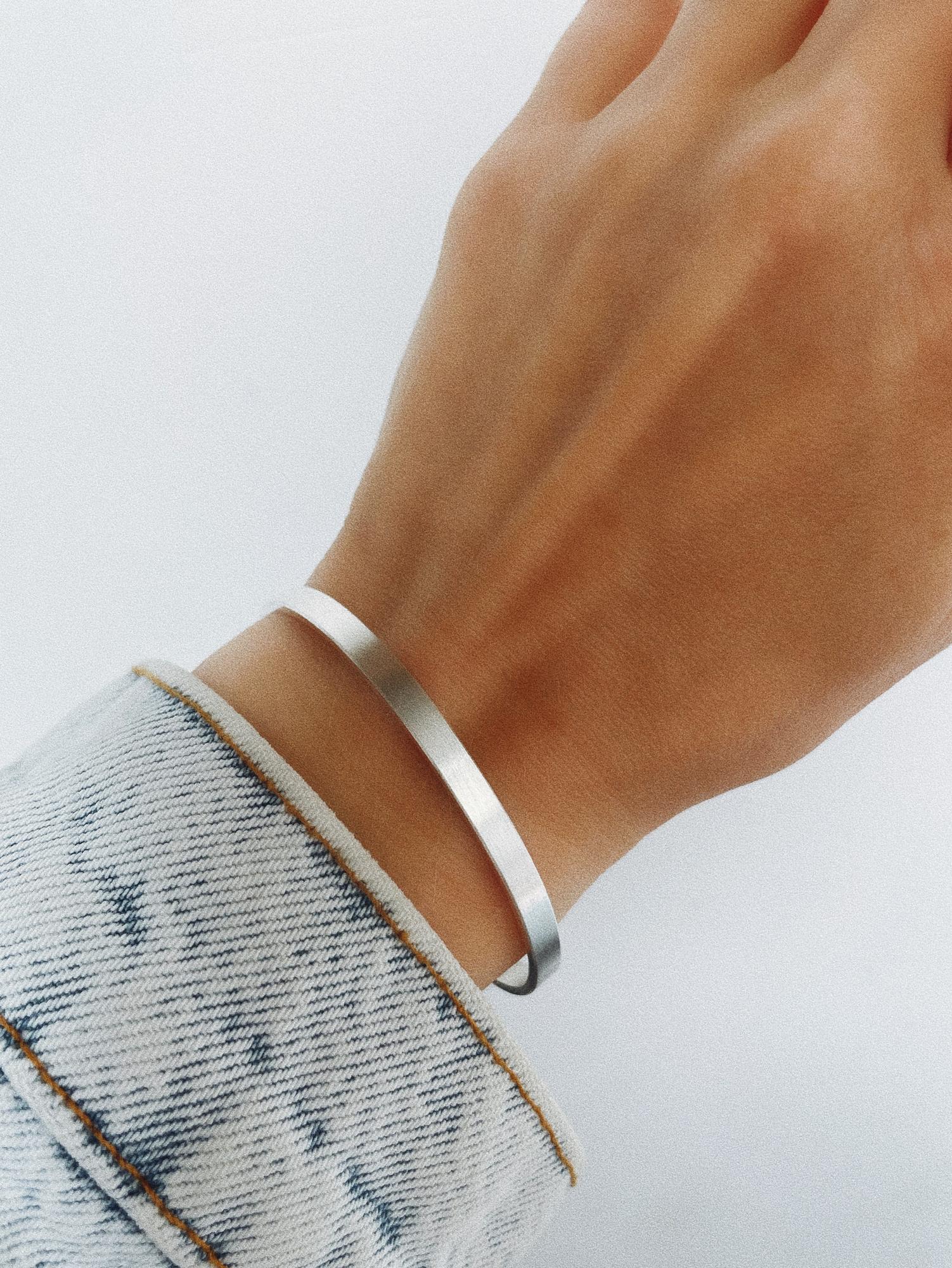 СПЛОШНОЙ БРАСЛЕТ С ПОСЛАНИЕМ