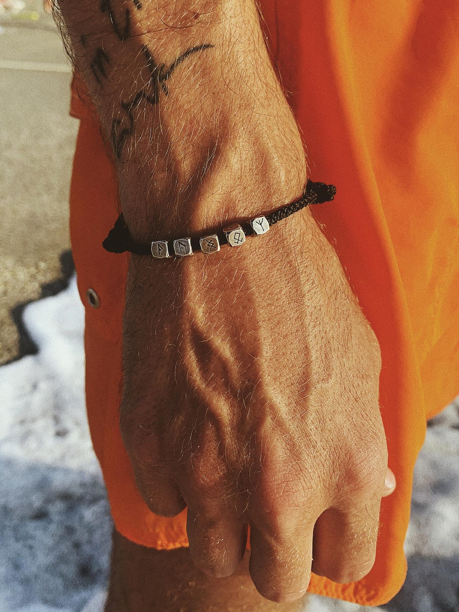 БРАСЛЕТ КУБИКИ