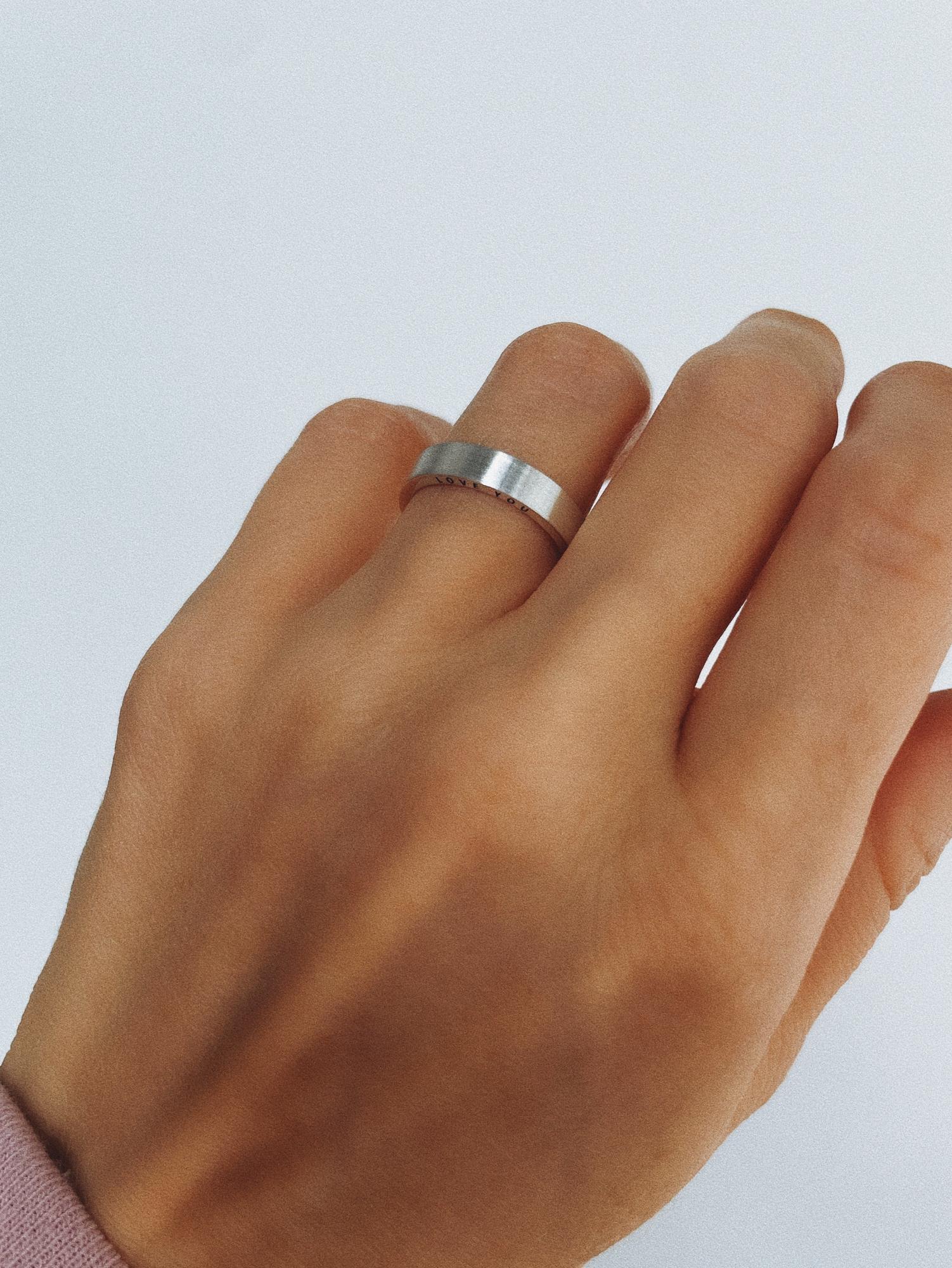 КОЛЬЦО С ГРАВИРОВКОЙ НА ТОРЦЕ, S