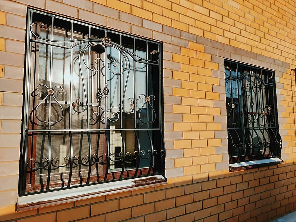 РЕШЕТКА НА ОКНО Р-12