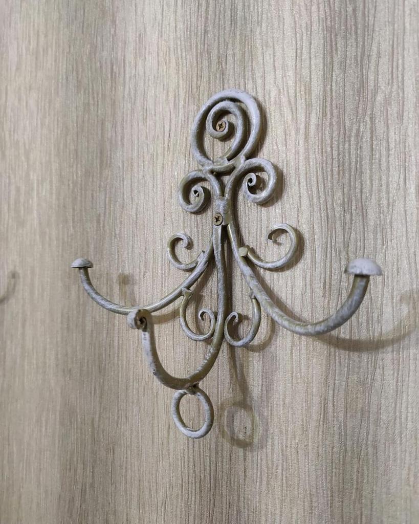 НАСТЕННАЯ ВЕШАЛКА