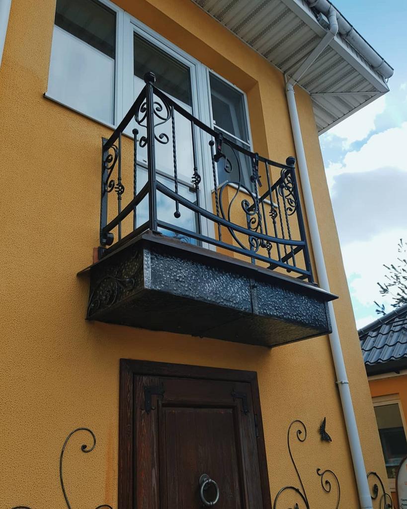 БАЛКОН ПОД ЦВЕТЫ Б-11