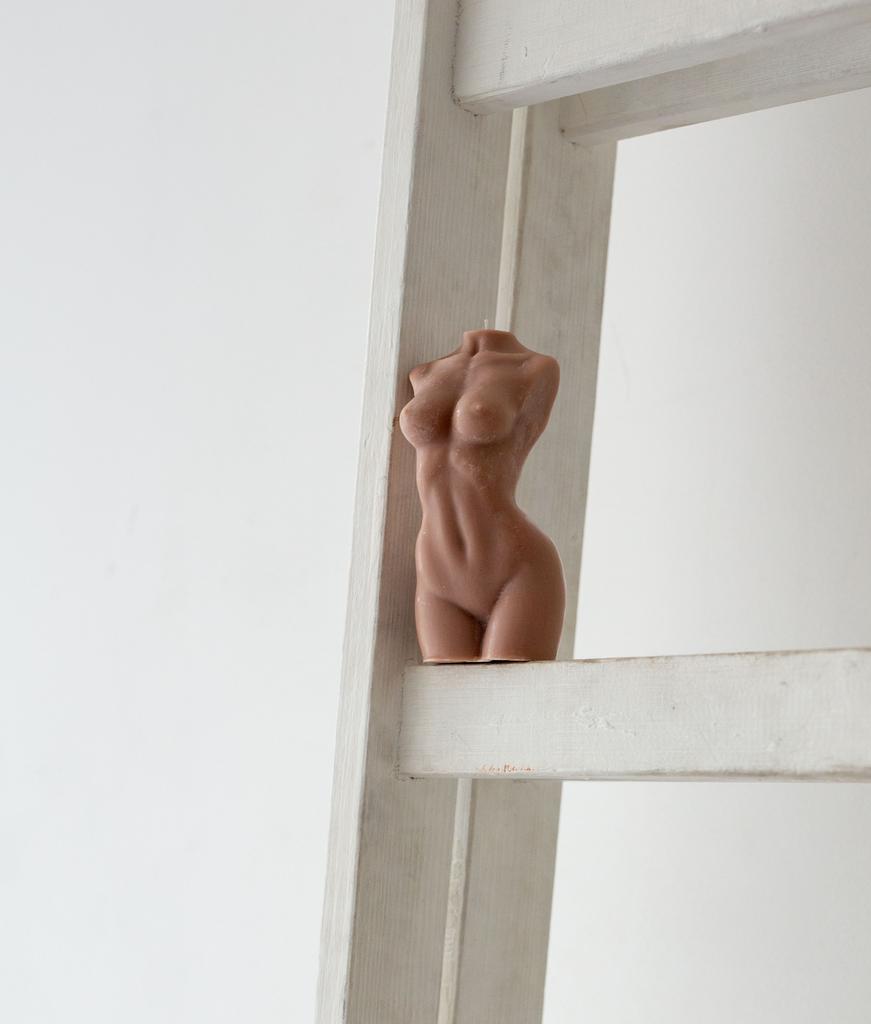 Свеча женский торс VENUS COCOA