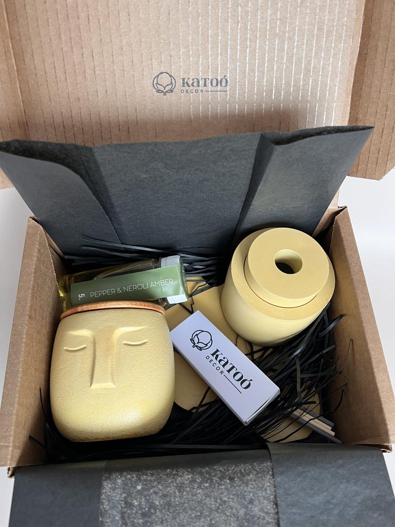 Подарочный набор с ароматической свечей 320мл и диффузором 100мл, в цвете mustard