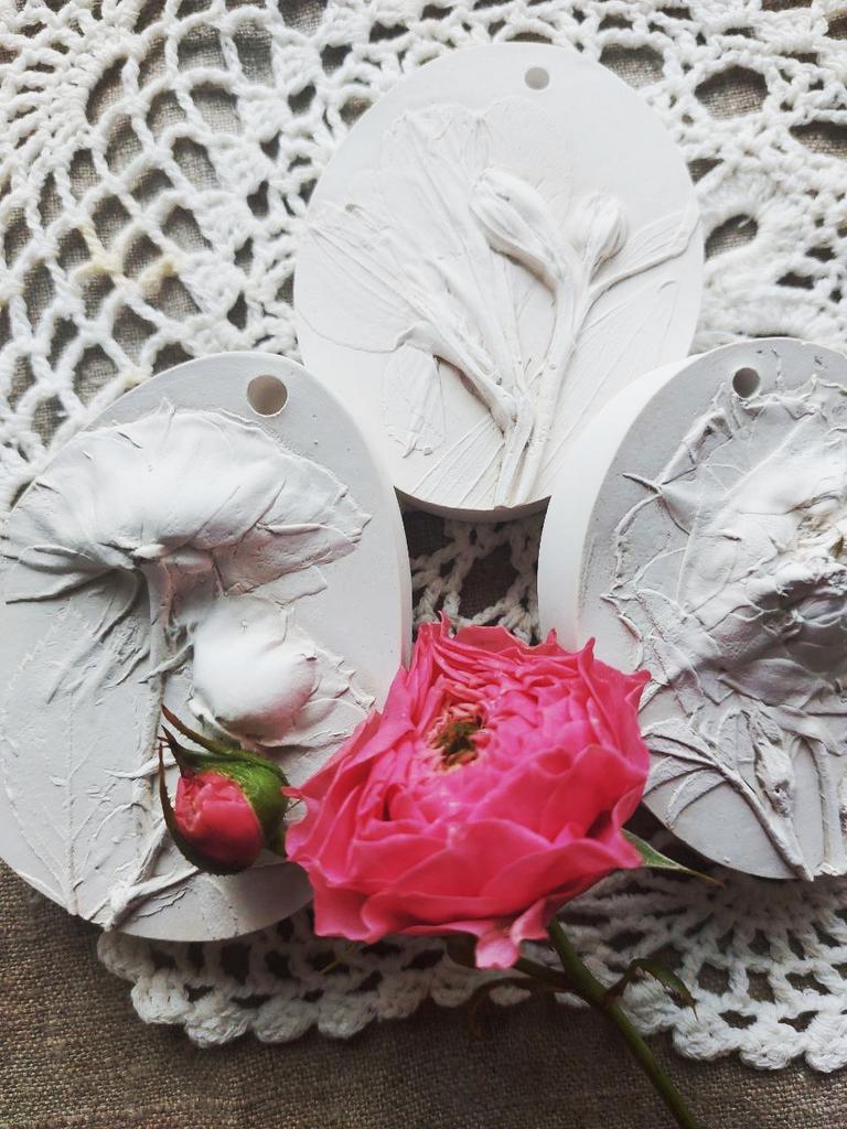 Очный мастер-класс "Создание цветочных аромабарельефов"