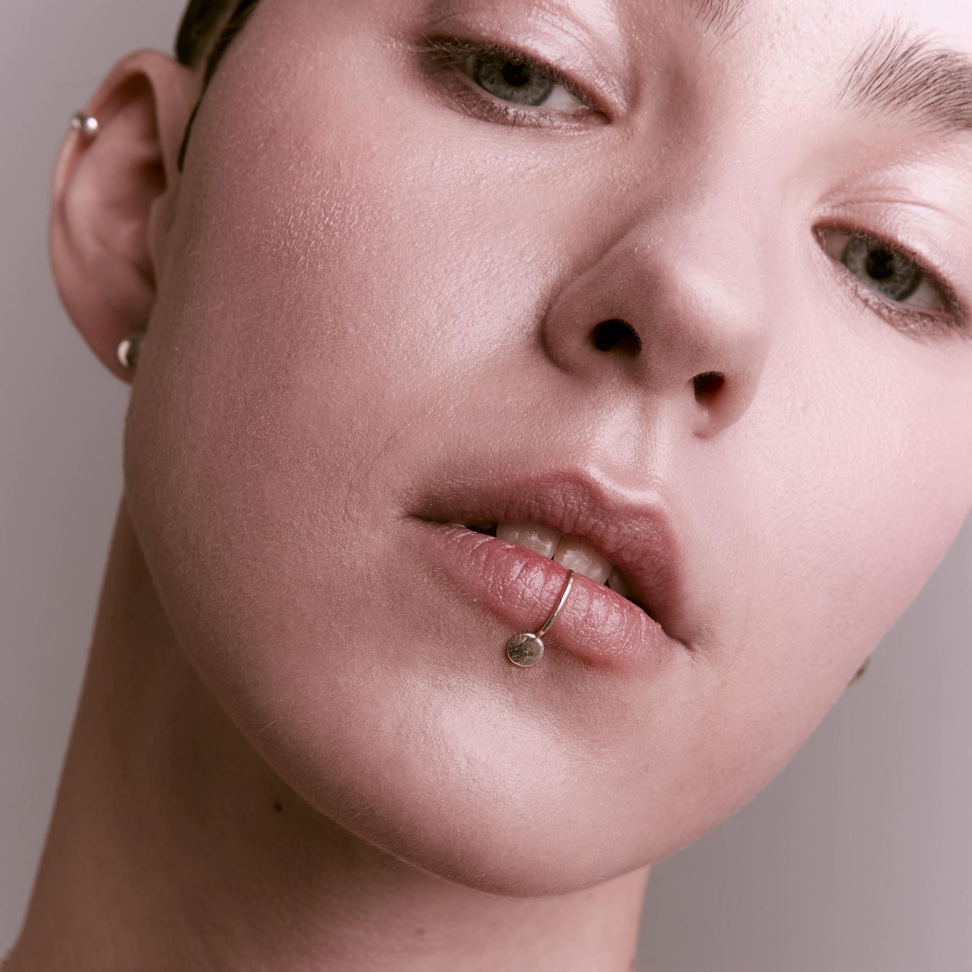 Кафф двусторонний Labbro на губу/на крыло носа