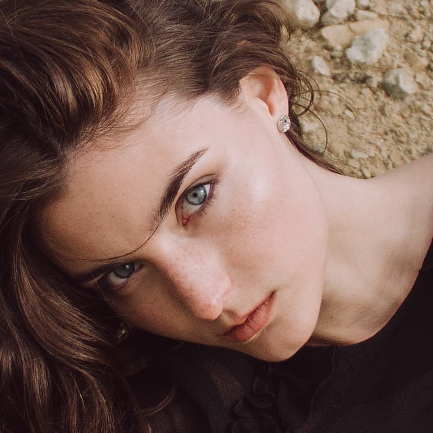 Серьги серебряные вплавленные камни синие