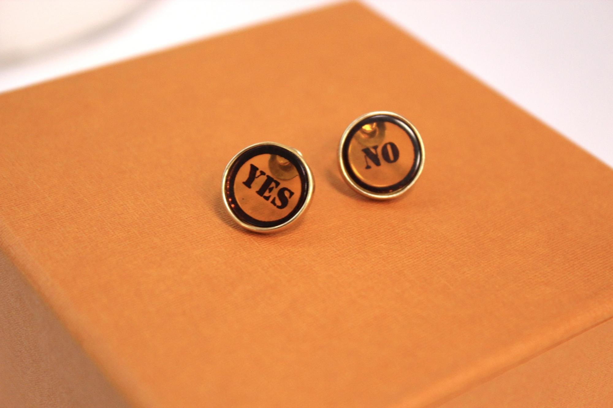 Серьги yes/no с натуральным янтарем