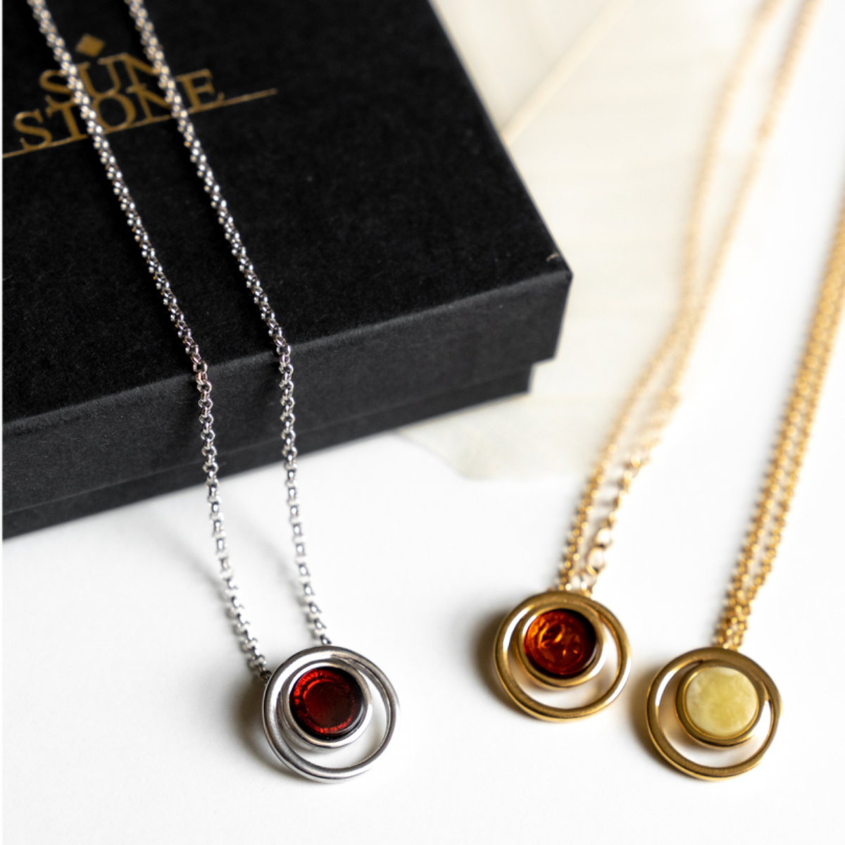 Кулон  из натурального янтаря