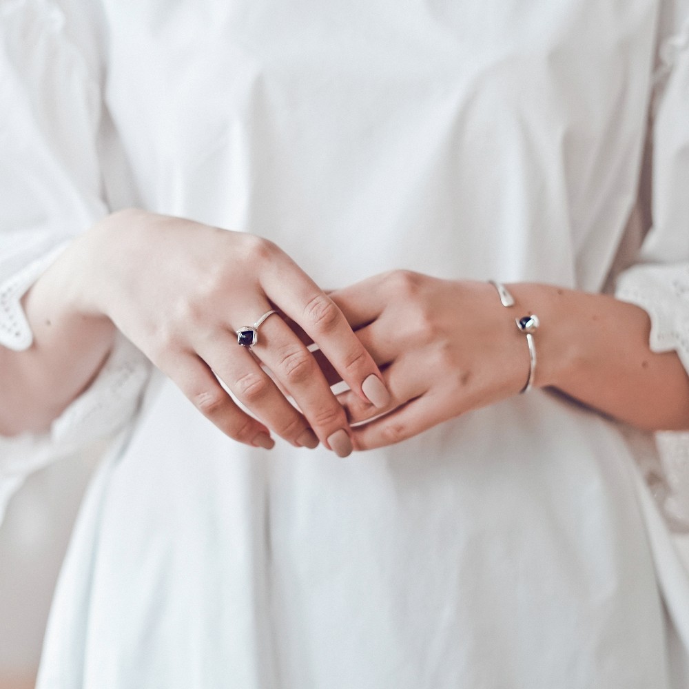 Кольцо с натуральным янтарем R10001RV