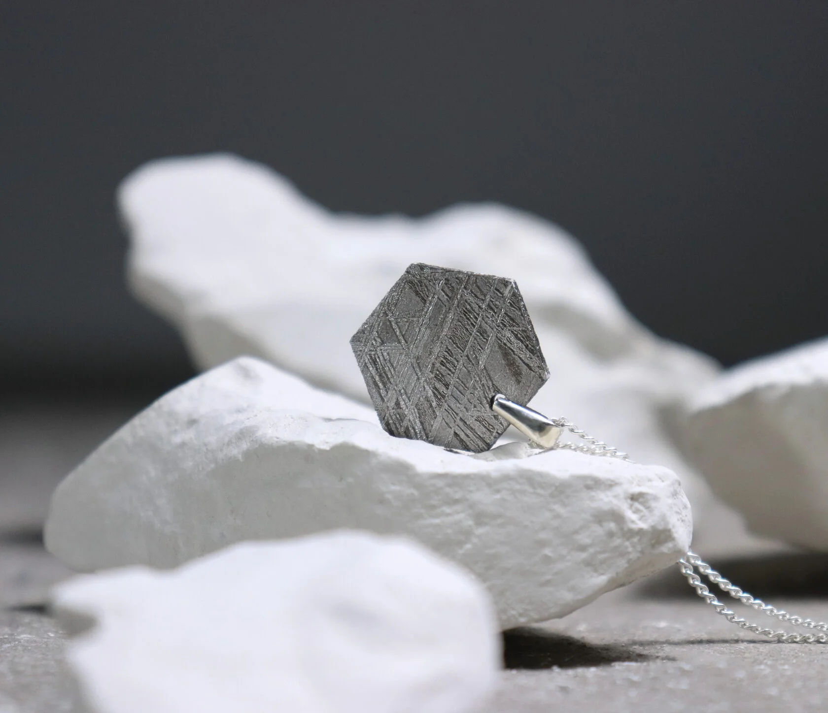 подвеска - шестиугольник цельный