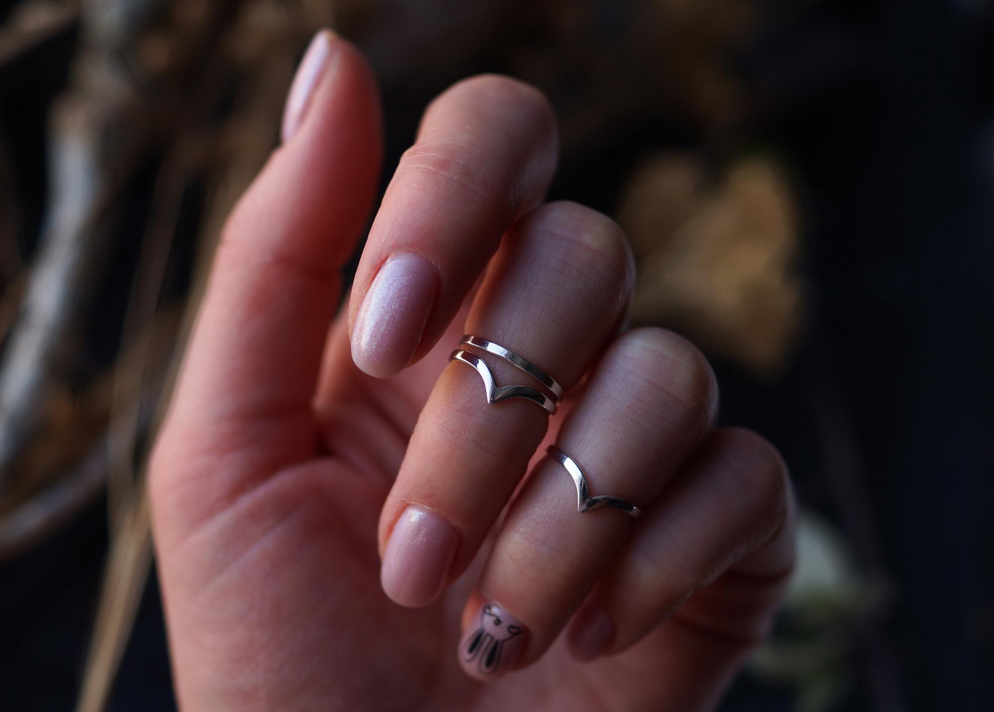 фаланговое кольцо-галочка