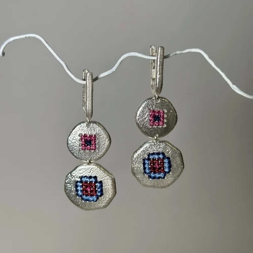 Серьги с вышивкой E5001S013