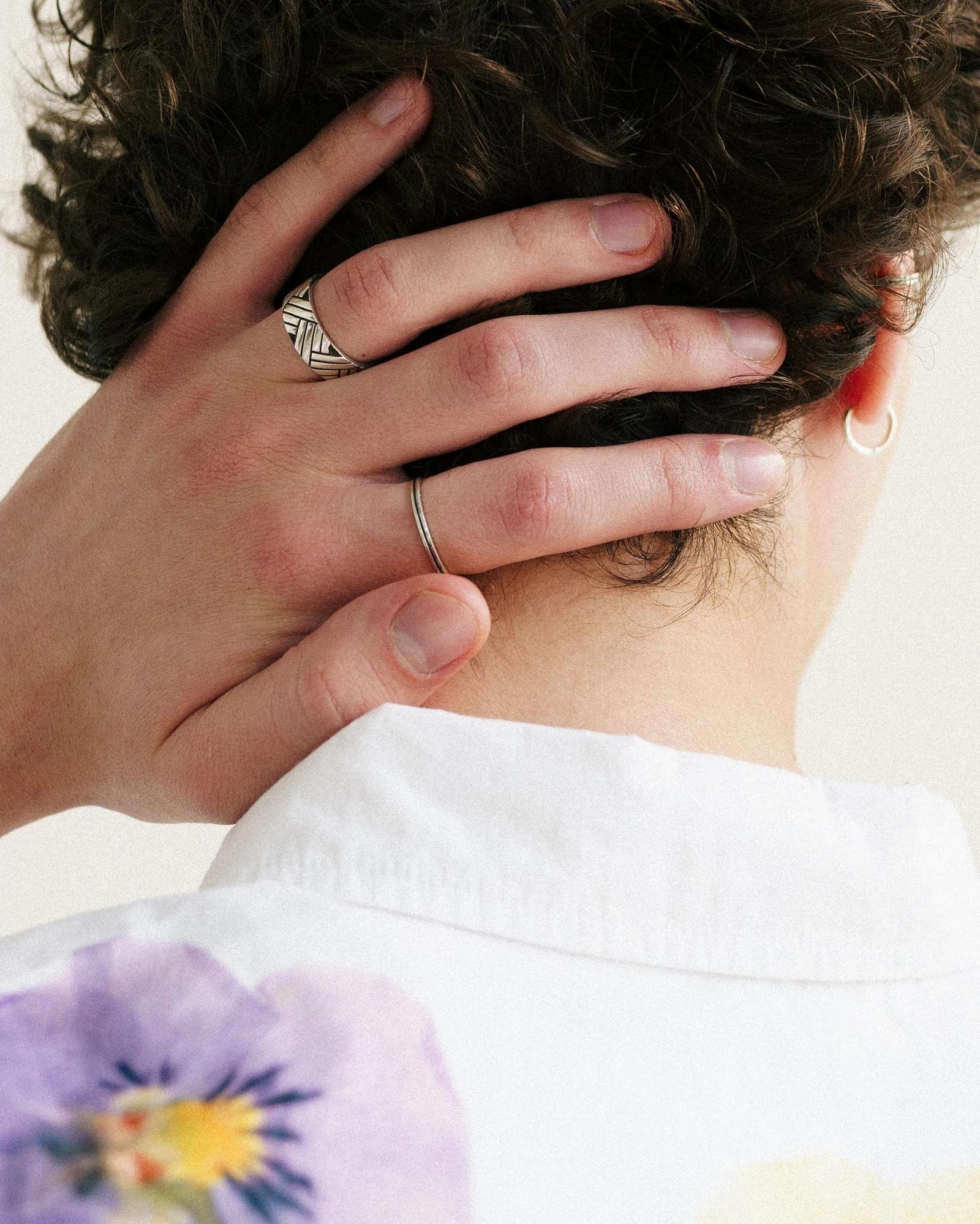 Серебряное кольцо NIHO