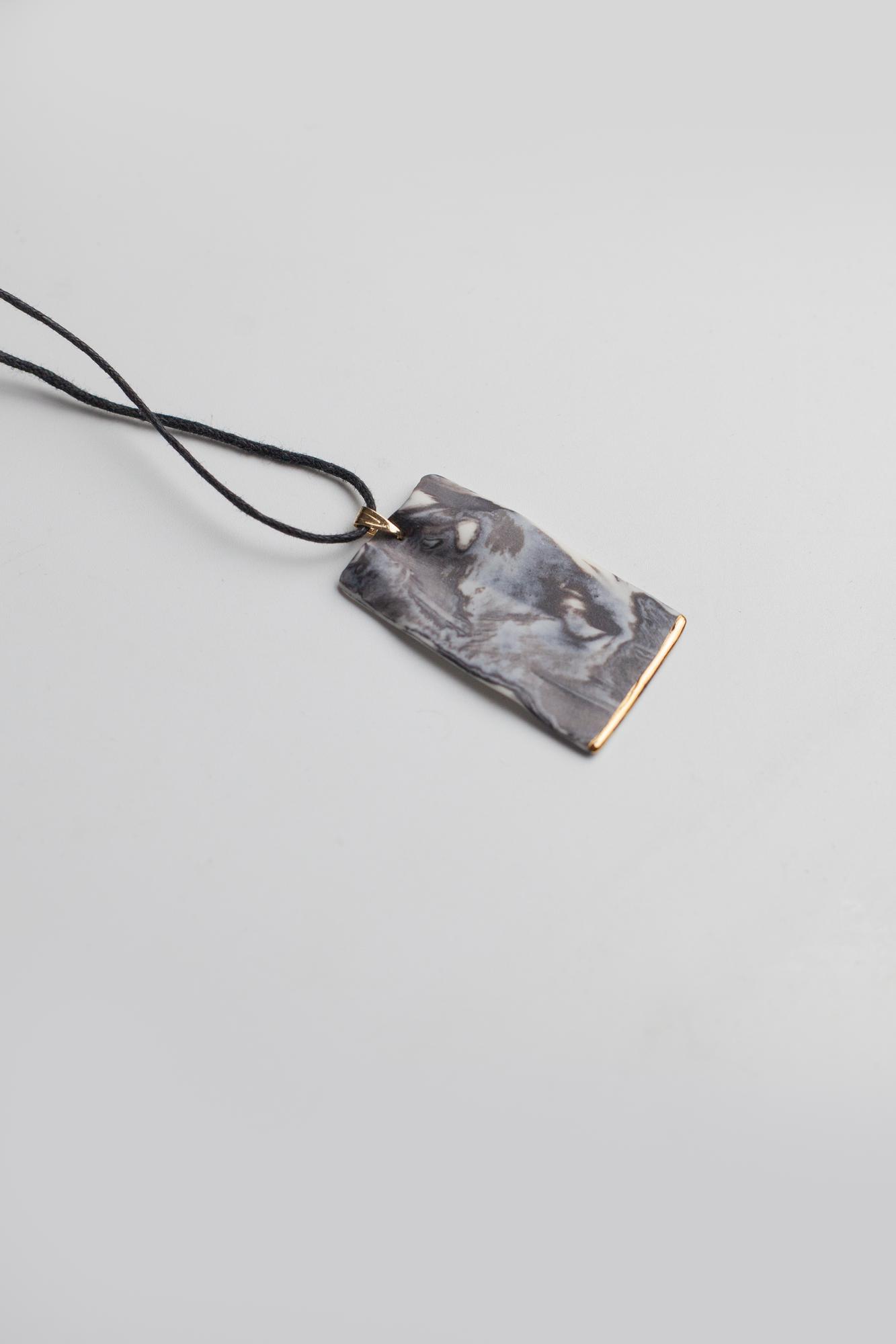 Подвеска из фарфора P-101