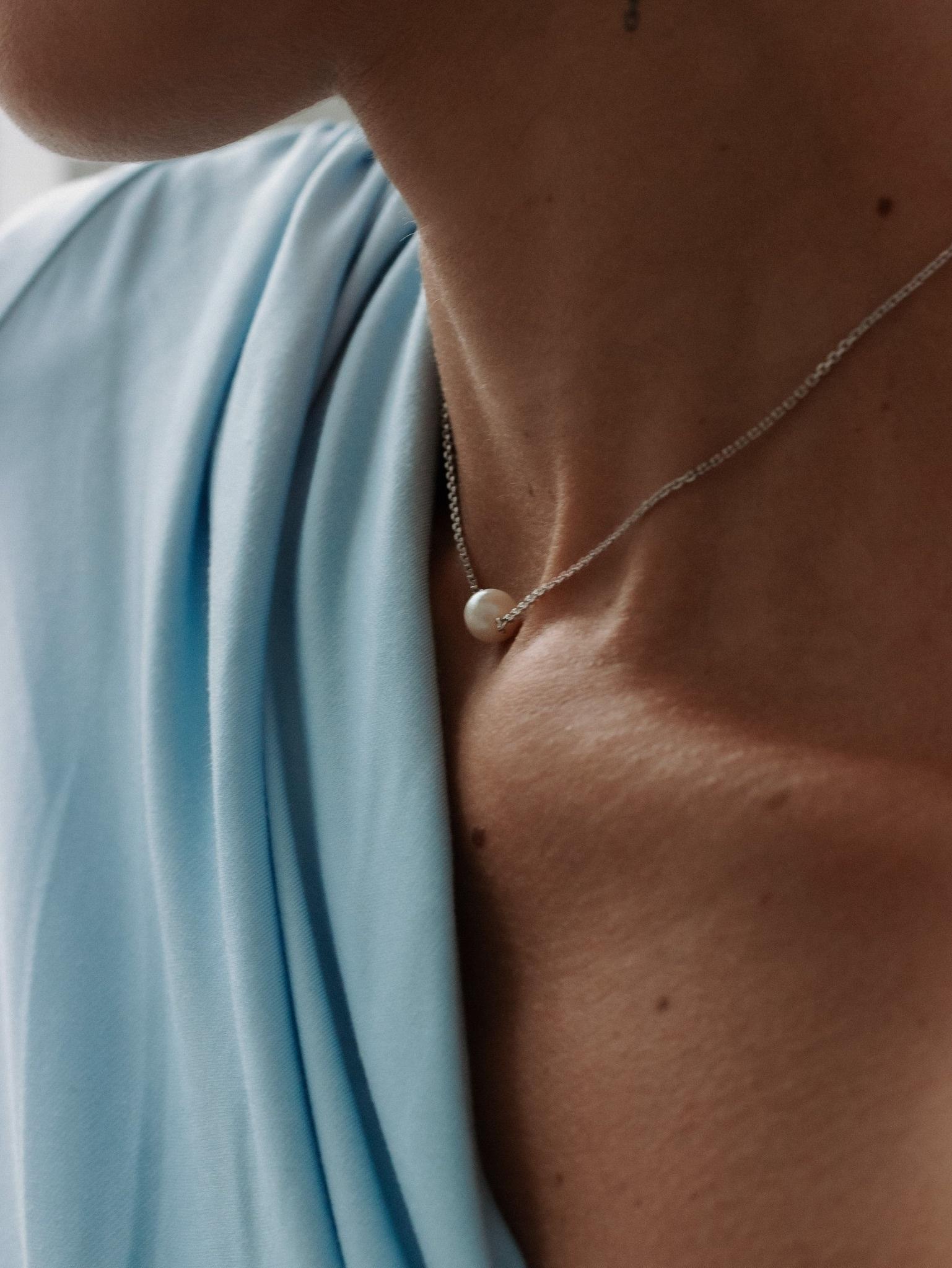Серебряное колье-чокер "Base pearl"