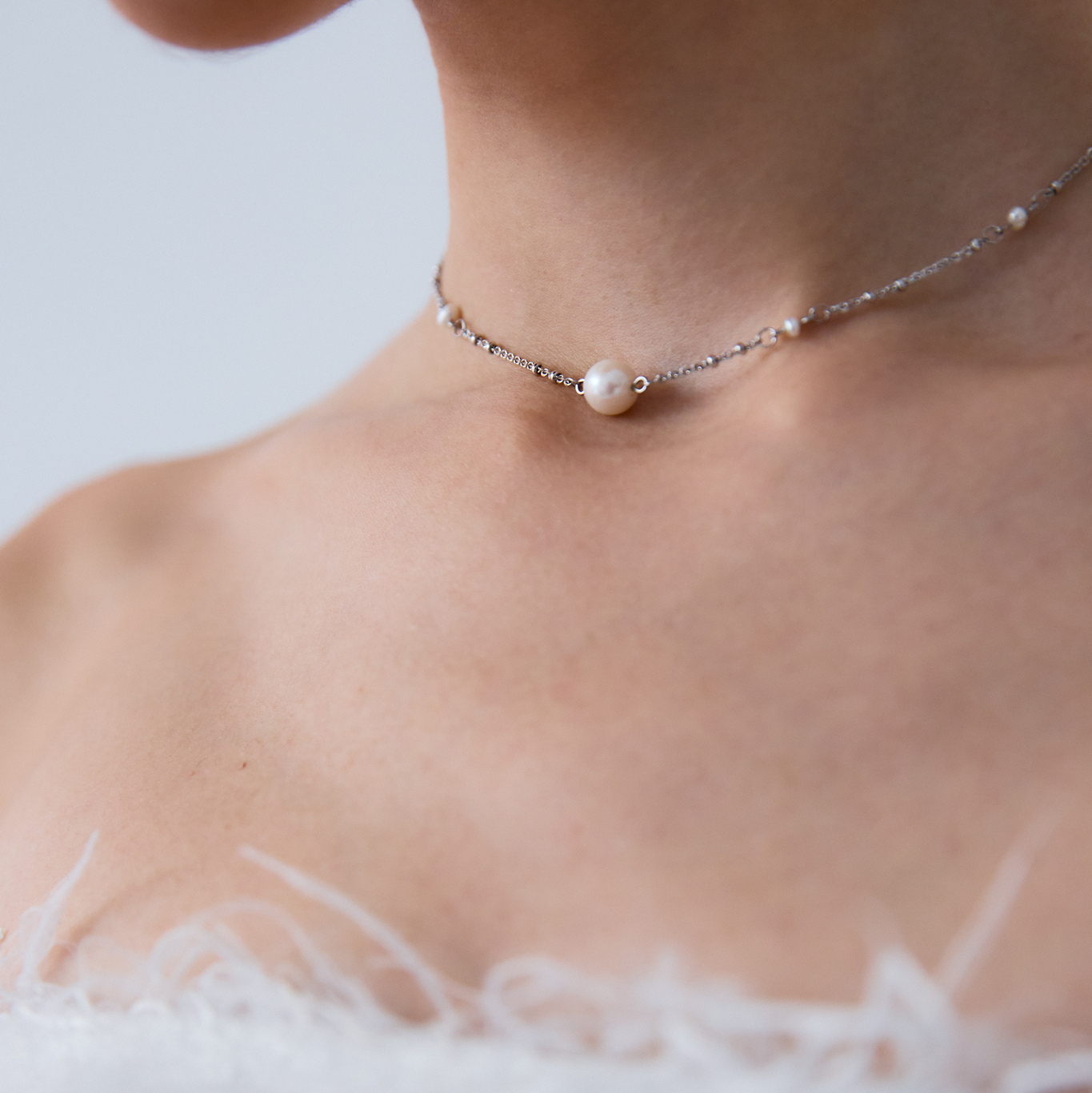 Серебряное колье-чокер "Base pearl" обновленное