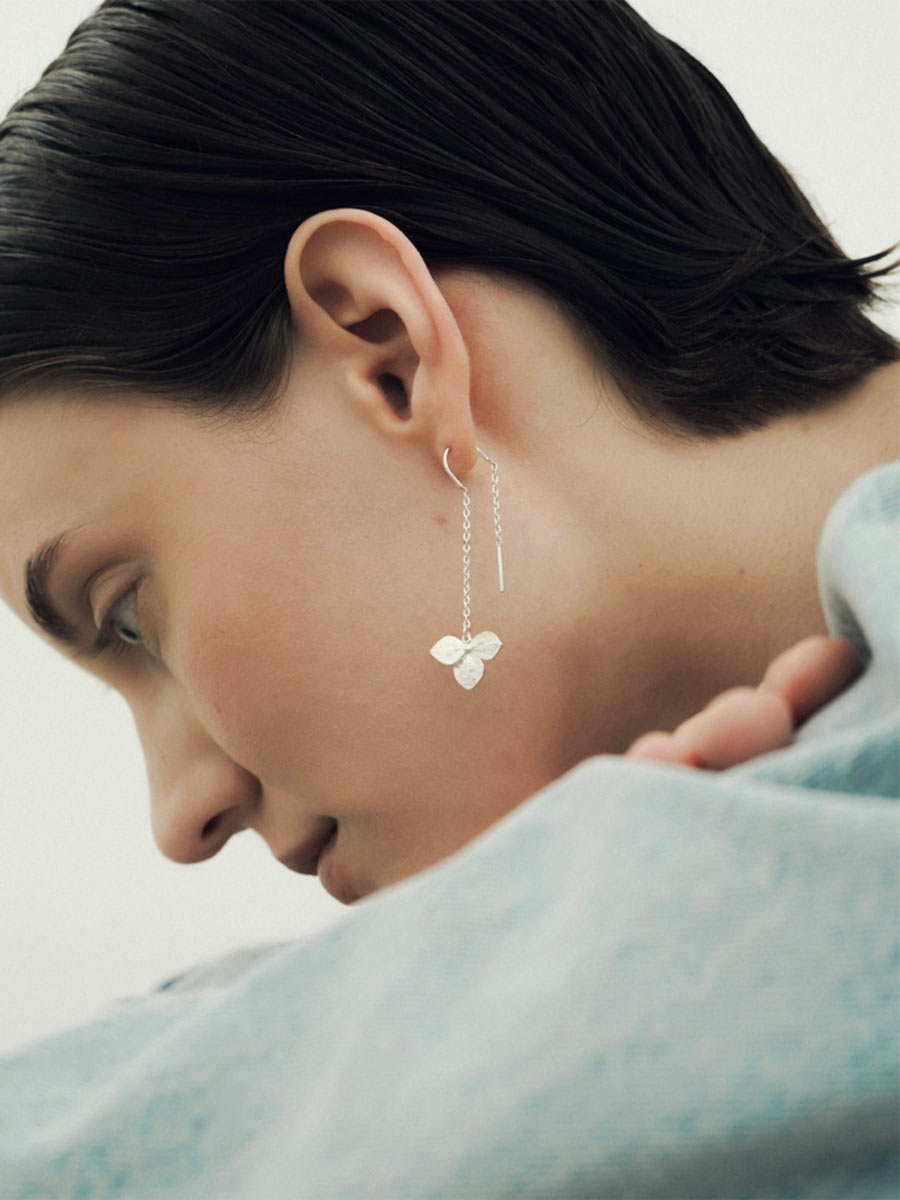 Серебряные серьги-протяжки Гортензия