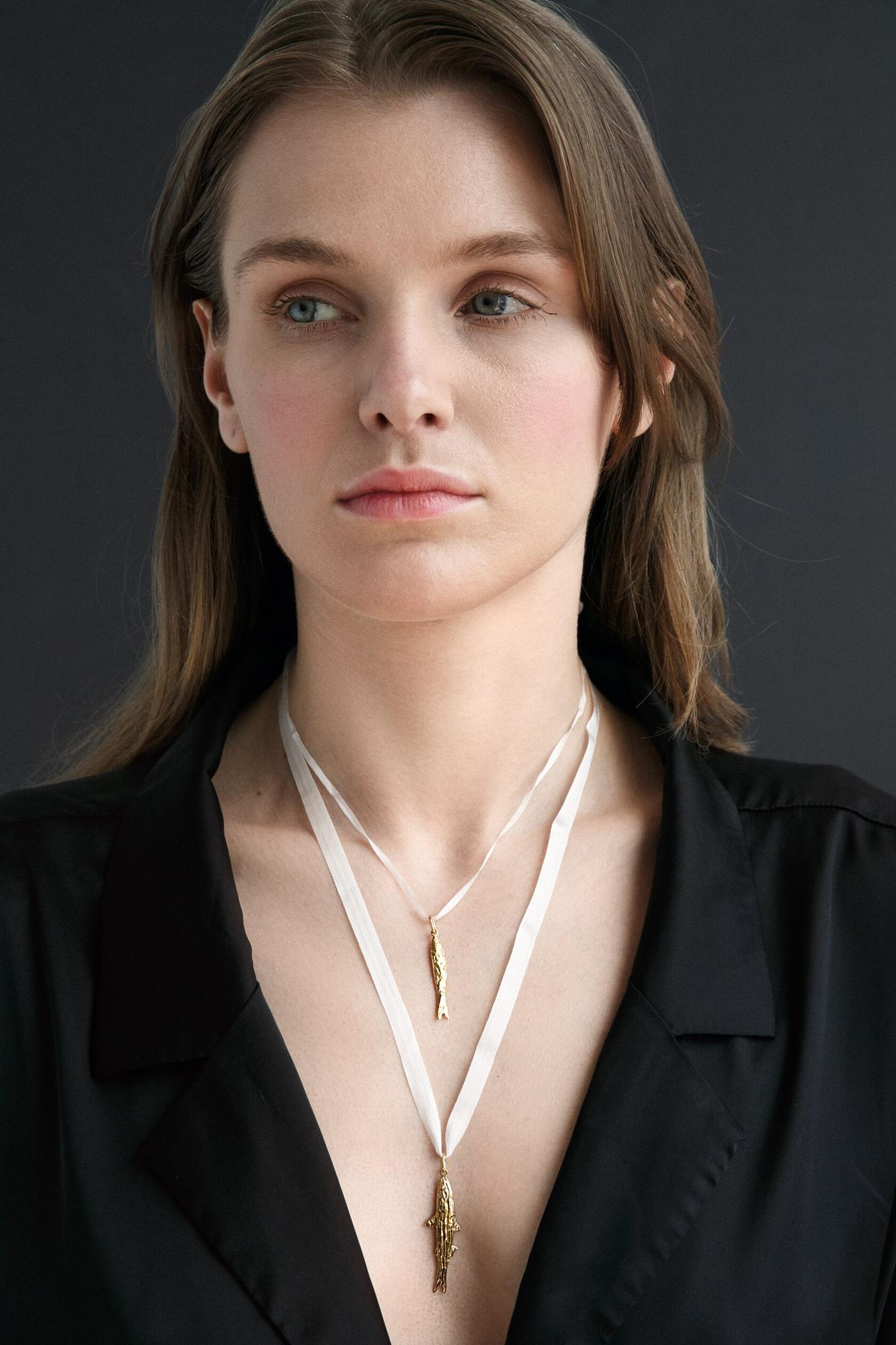 Подвеска маленькая рыба с фактурой