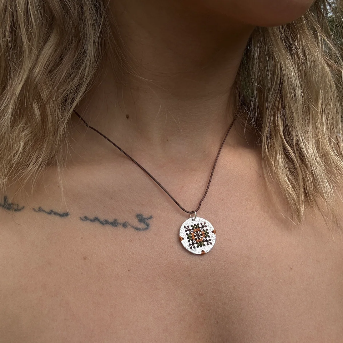 Серебряный кулон на нитке (колье) N5048R008