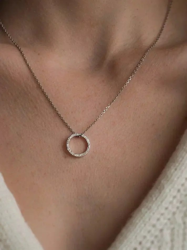 Подвеска: Круг Без Середины в родии