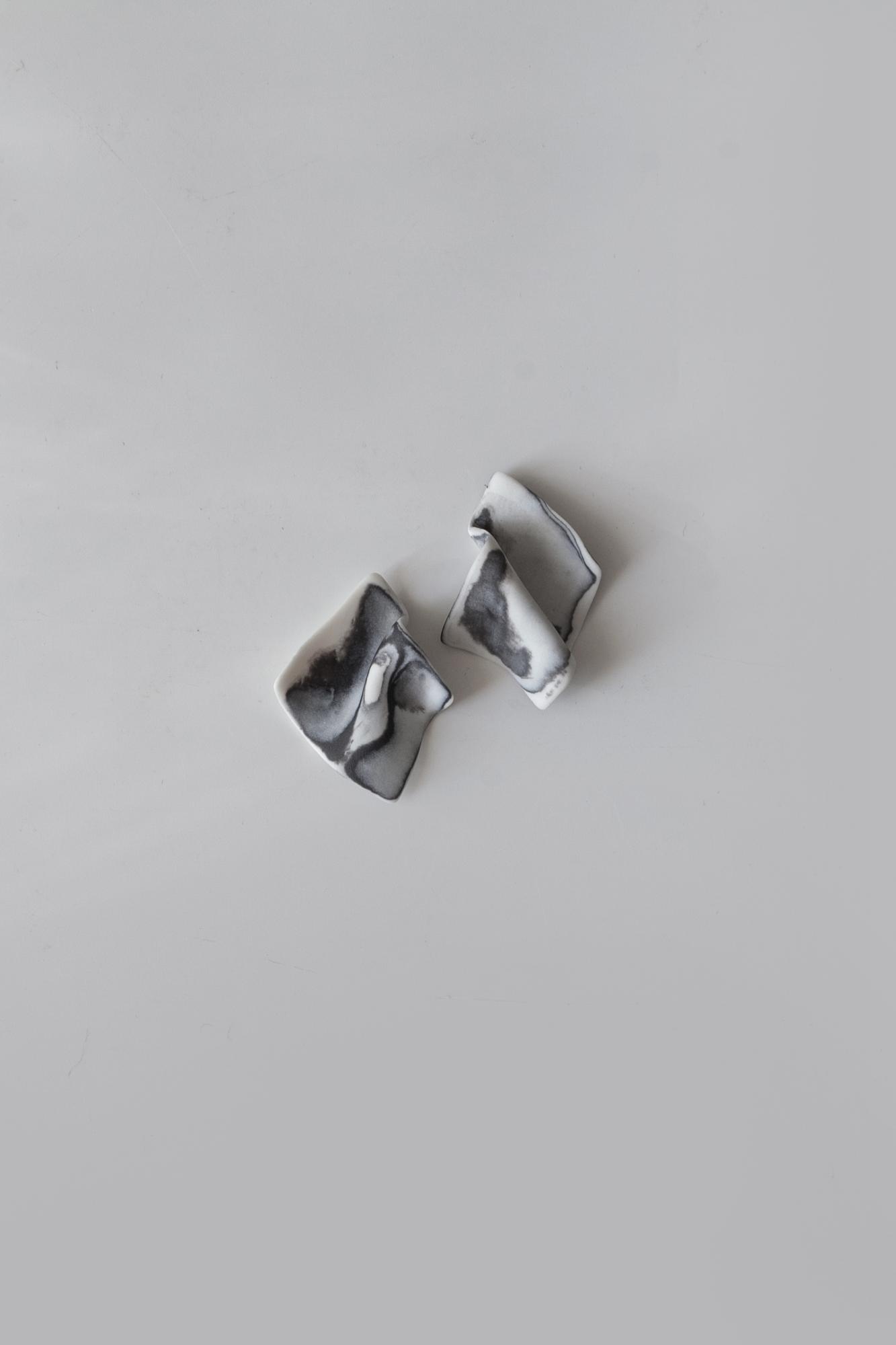 Серьги пусеты «Каллиграфия» S-131