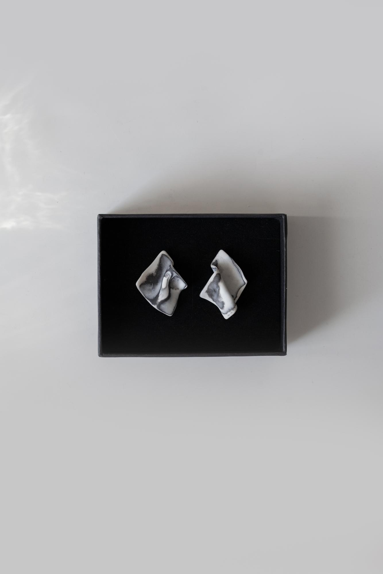 Серьги пусеты «Каллиграфия» S-131