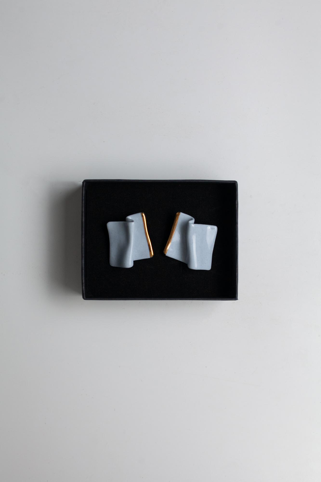 Серьги на гвоздиках «Драпировка» S-135