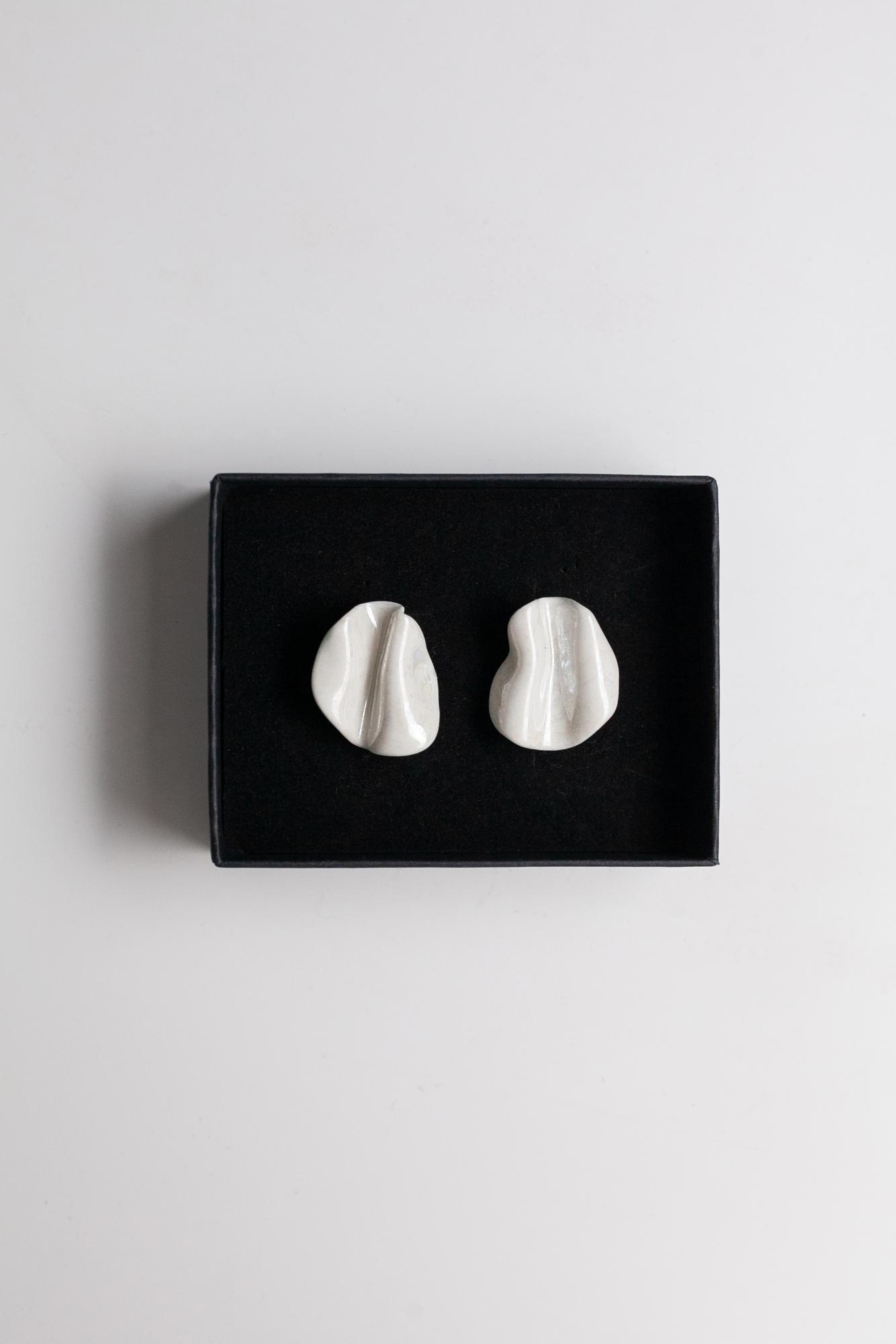 Серьги на гвоздиках «Pearl» S-136