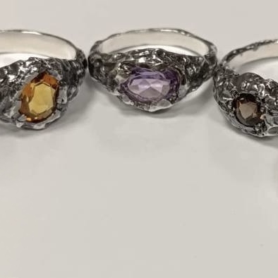 Кольцо с натуральным камнем и чернением