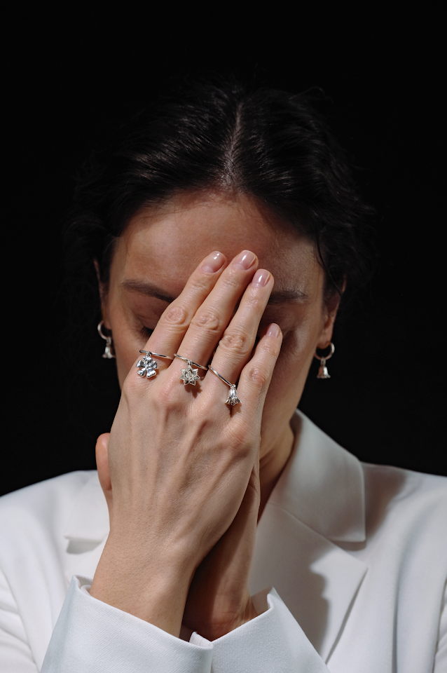 Кольцо с колокольчиком