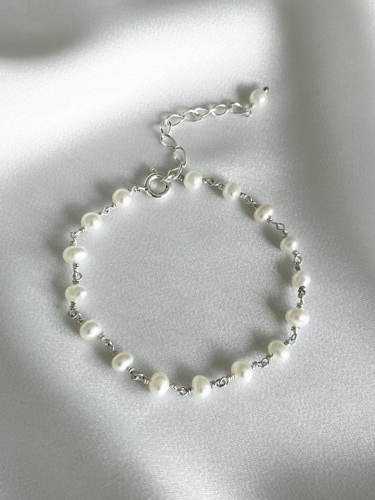 Small pearls bracelet