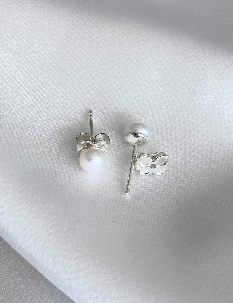 Earrings "Stud  with small white pearls"