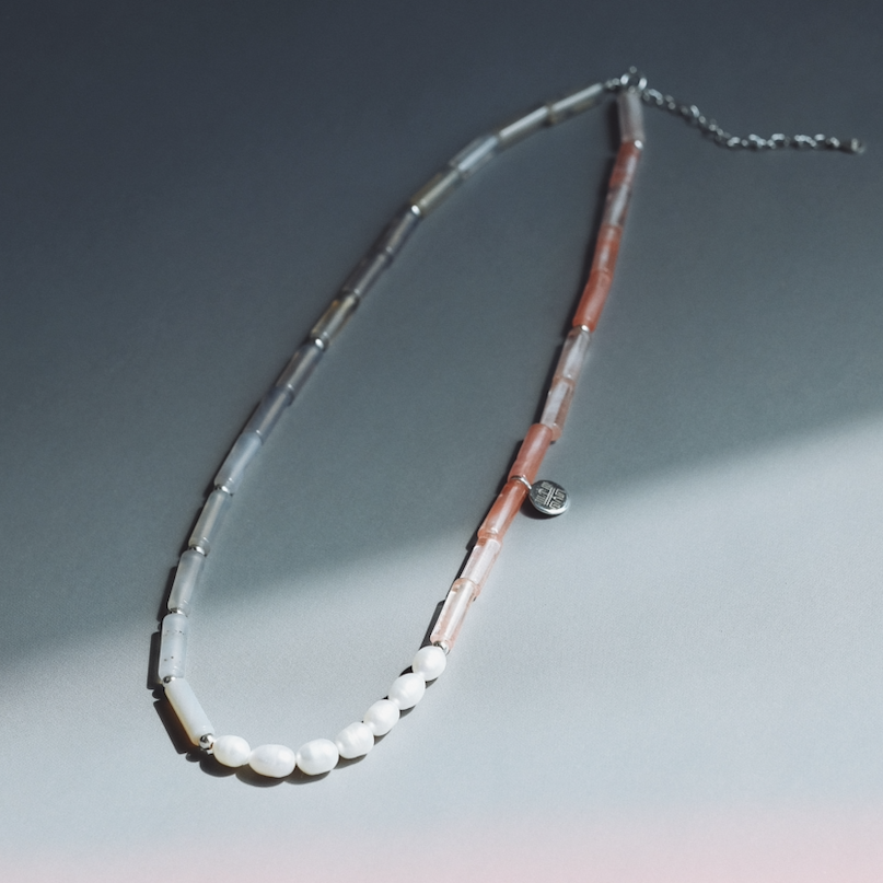 бусы чокер Арбузно-туманный от Дерсу