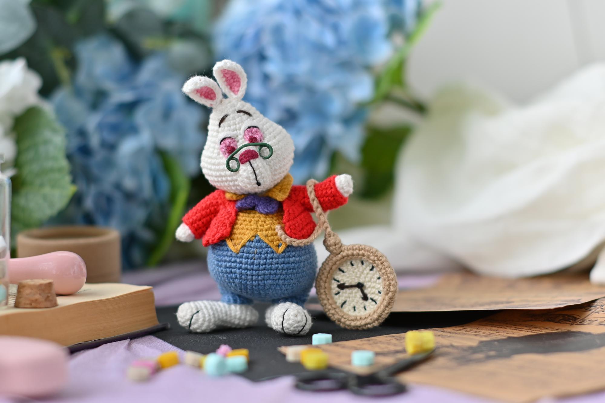 Мастер-класс "Белый кролик в стране чудес"