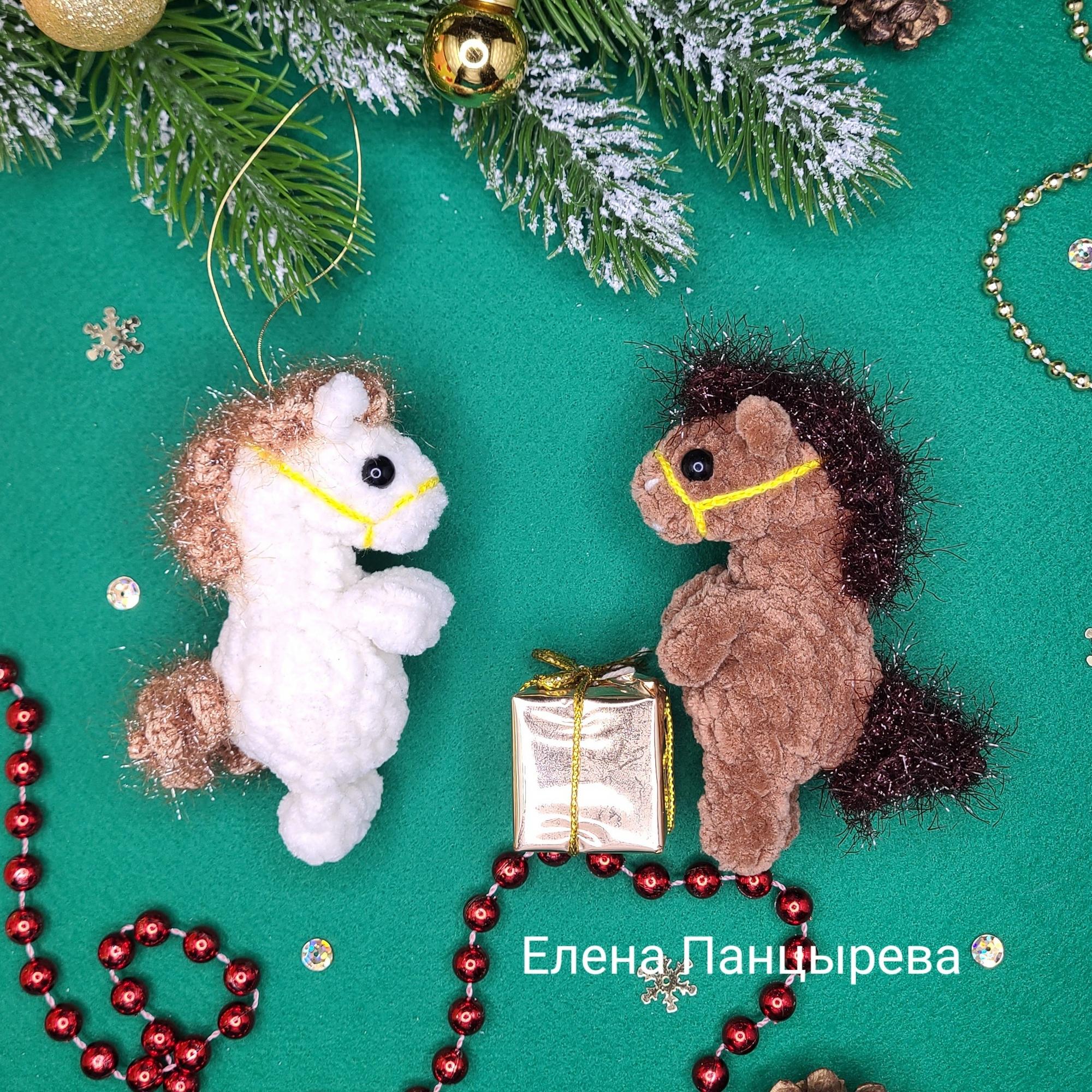 МК Брелок Пони - цельновязаная лошадь брелок крючком из плюшевой пряжи,  pdf и полное видео вязания