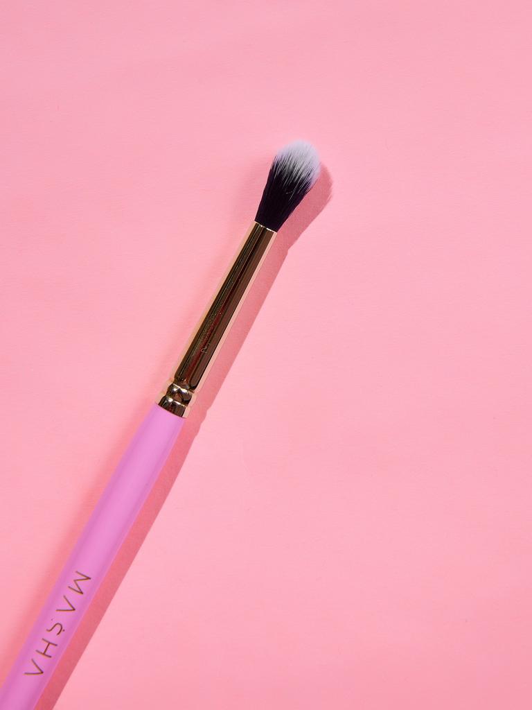 Кисть для нанесения и растушовки кремовых теней 08