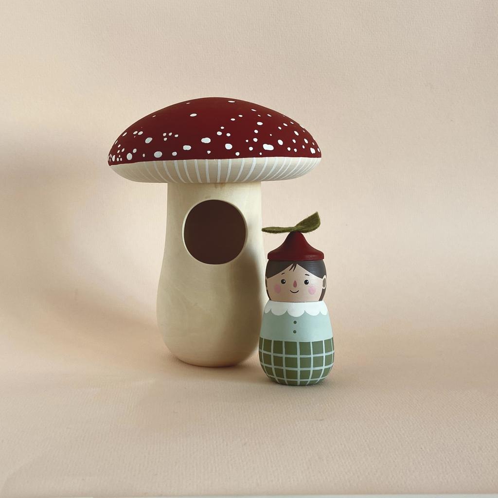 гном Клюква и его домик мухомор