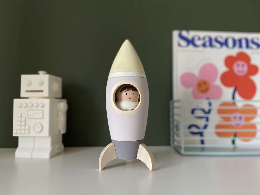 Ракета с космонавтом №2, сиреневый цвет