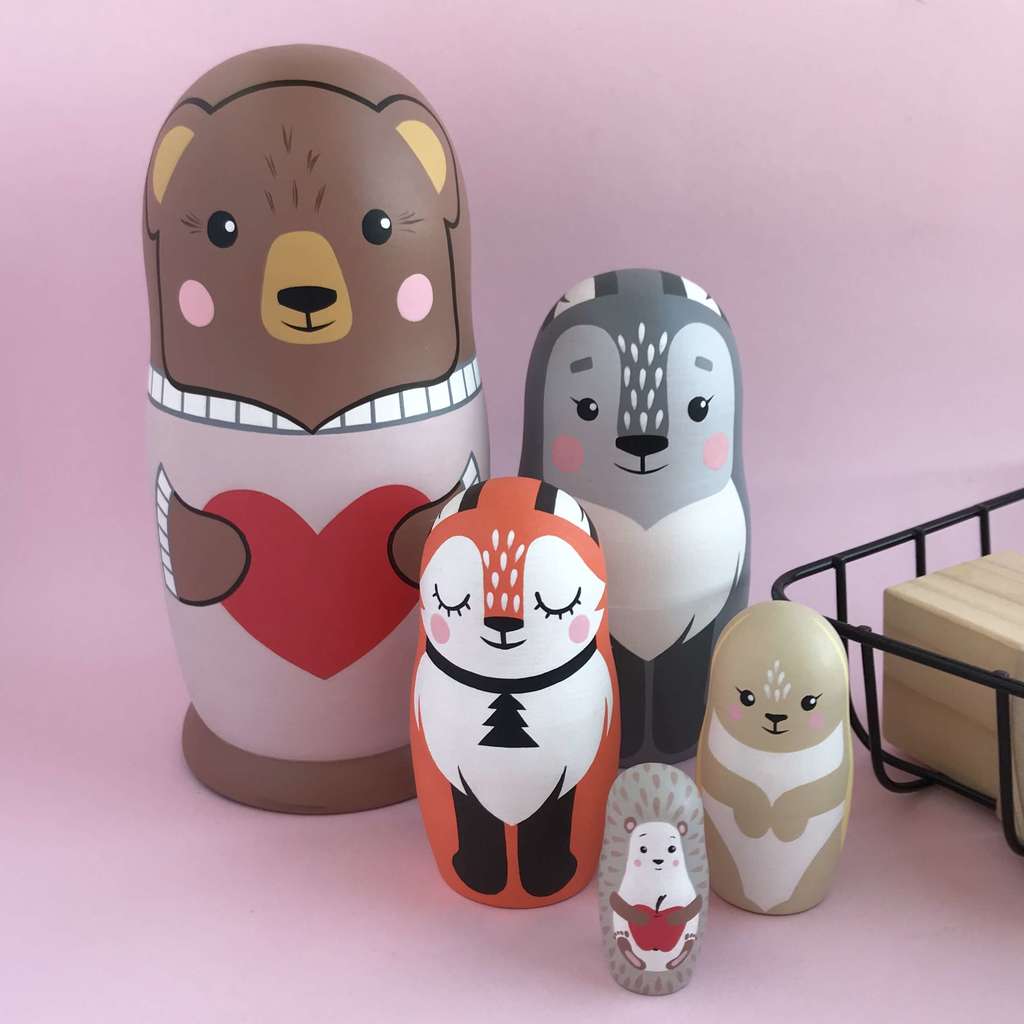 Набор матрешек «Уютные зверята» с мишкой в розовом свитере