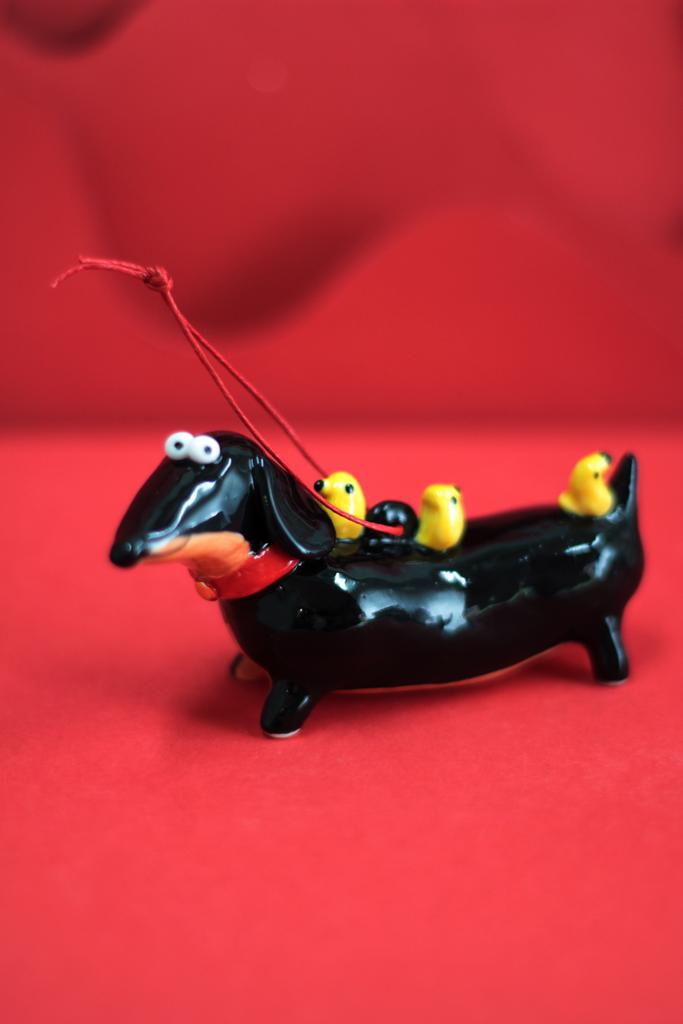 Такса с цыплятами