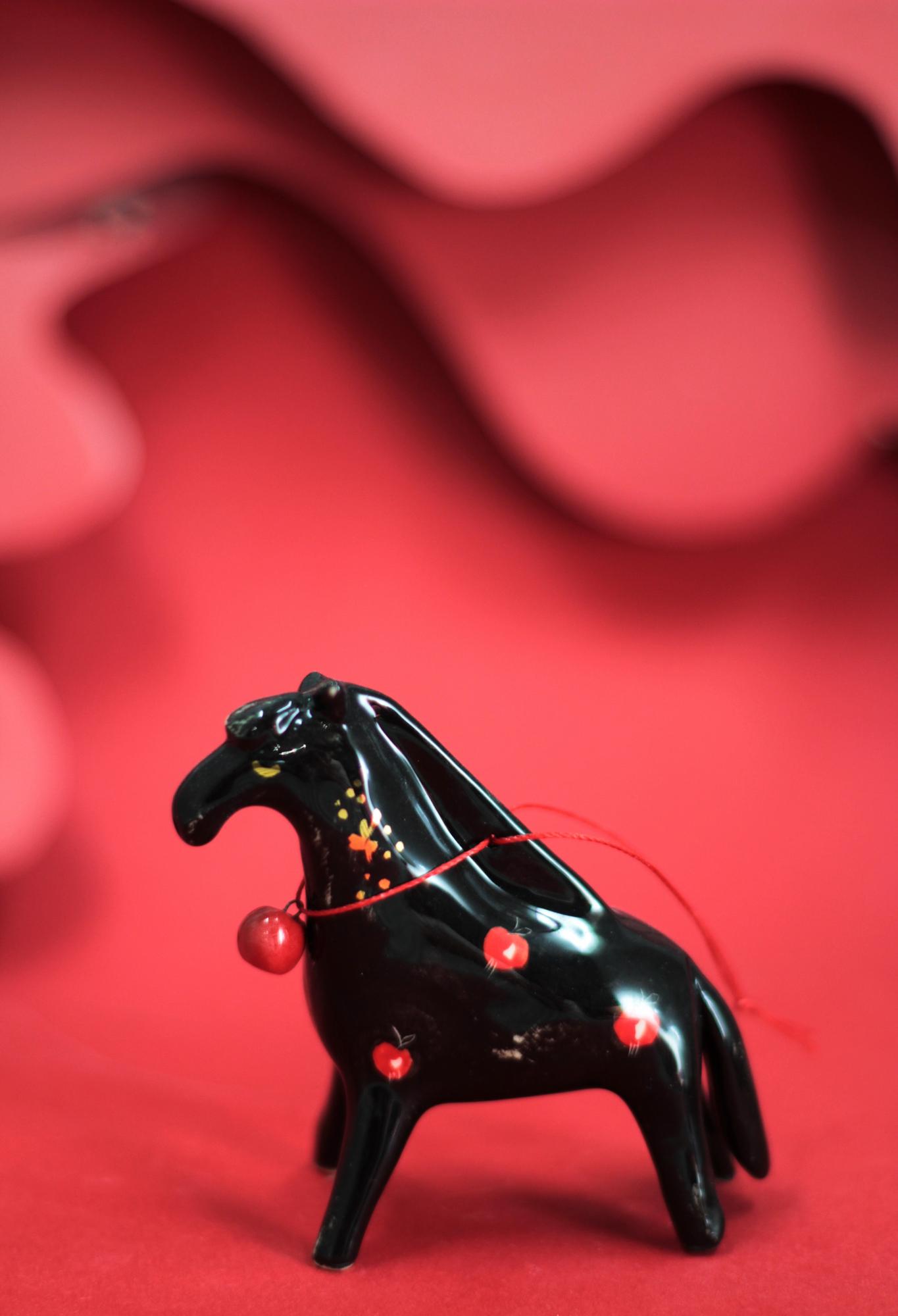 Лошадка в яблоках