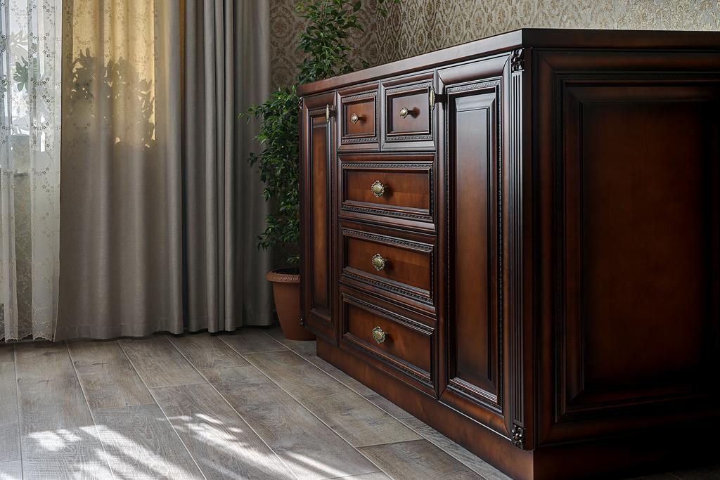 Комод тёмный Милан