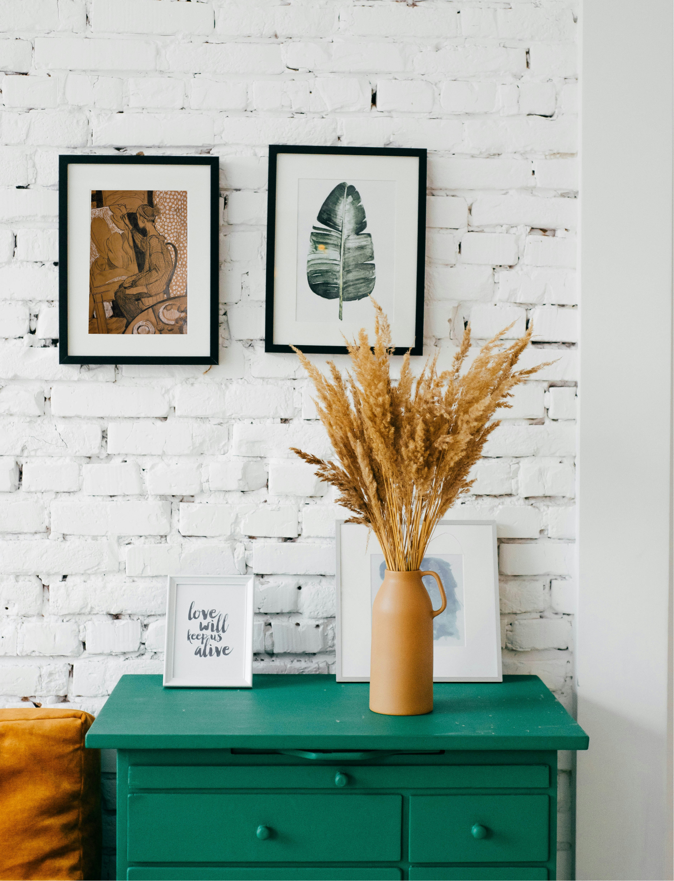 В мастерской художницы