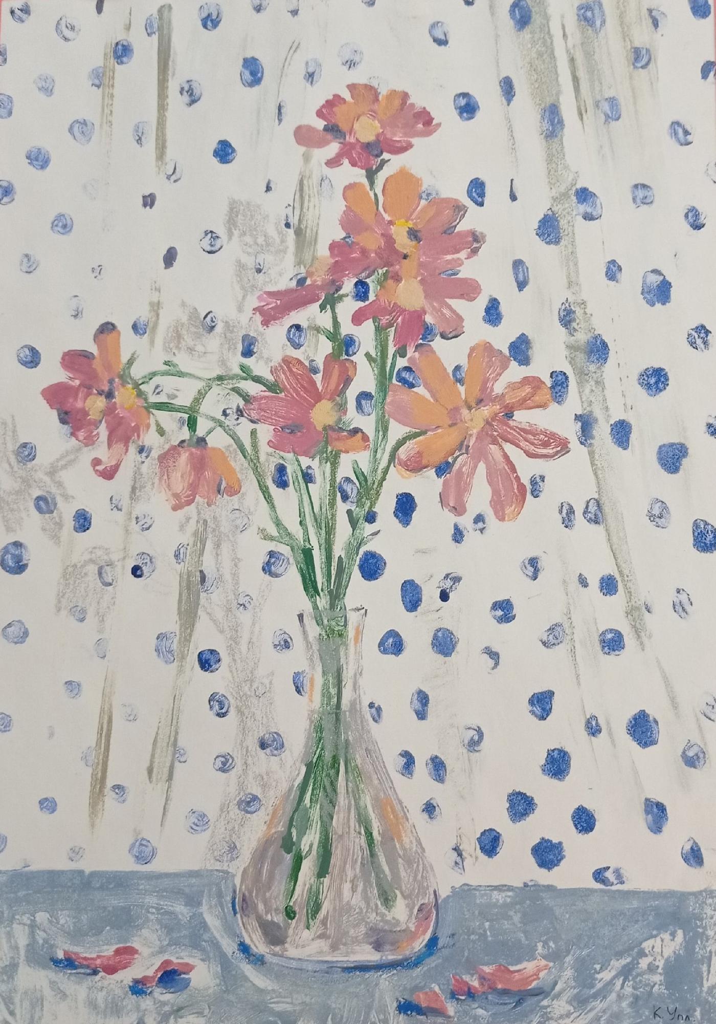 Букет на фоне драпировки в горошек