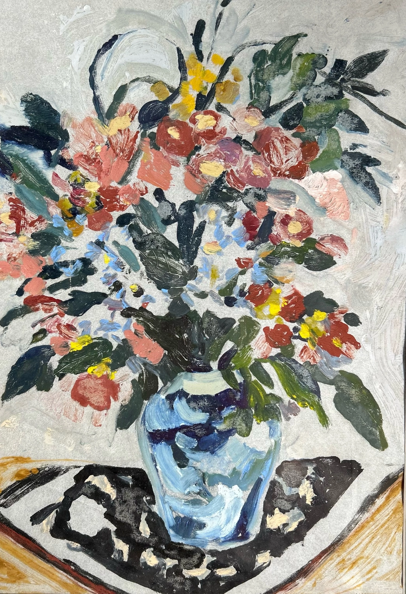 Цветы в синей вазе