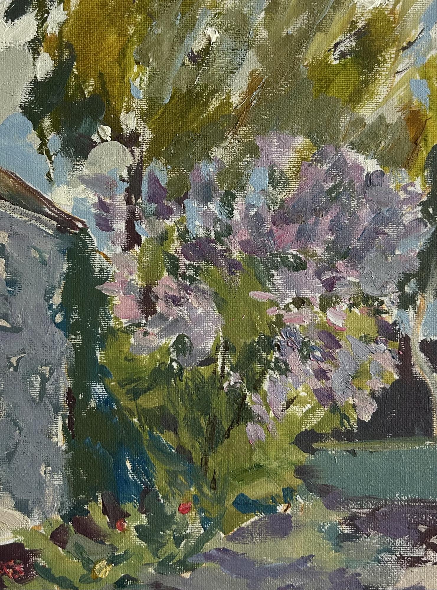 Сирень цветет